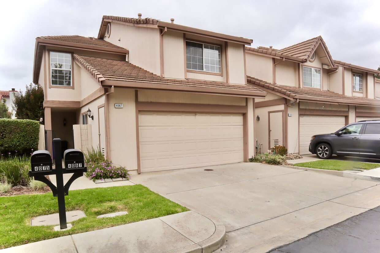 Foto principal - Spacious 3-bedroom home in Fremont - great...