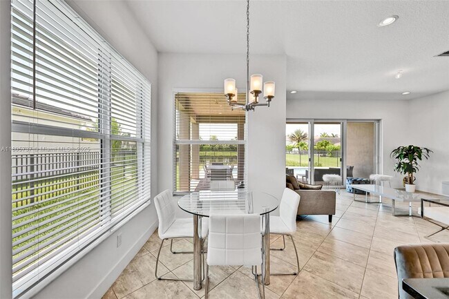 Foto del edificio - 9706 Celtic Sea Ln