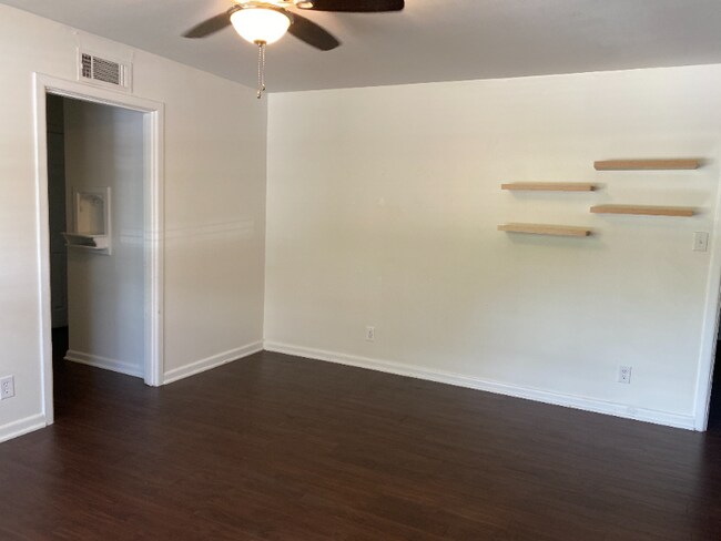 Building Photo - 3921 Sabine Ave