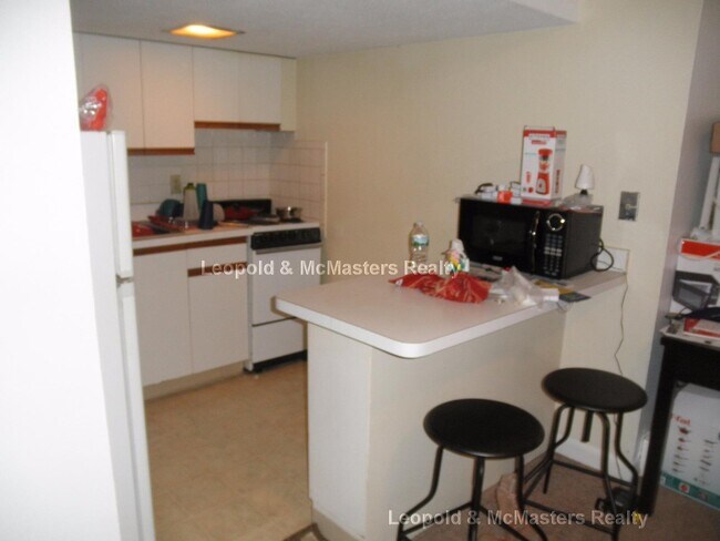 Building Photo - 181 Thorndike St