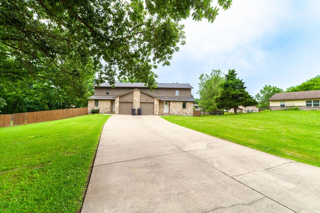 Building Photo - 201 Briarcrest Ct