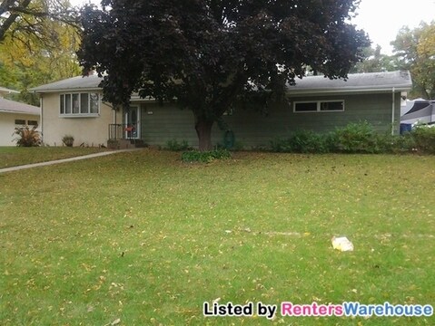 Primary Photo - 339 Emerson Ave E