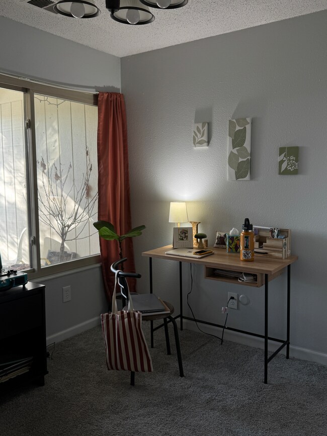 Foto del edificio - 1479 Cliff Ct