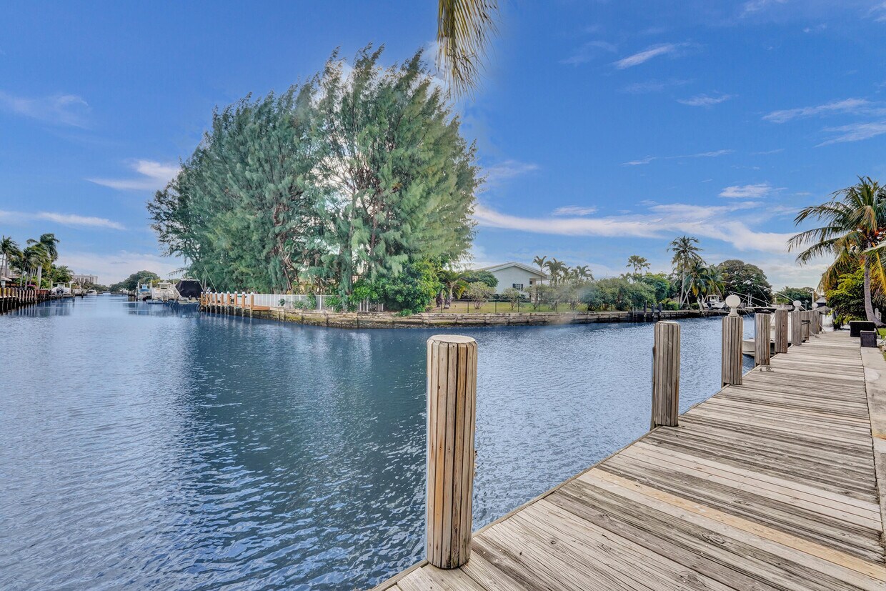 Foto principal - 2591 NE 55th Ct