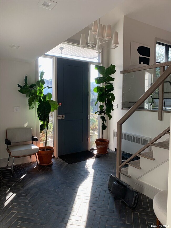 Foto del edificio - 797 Plainfield Ln