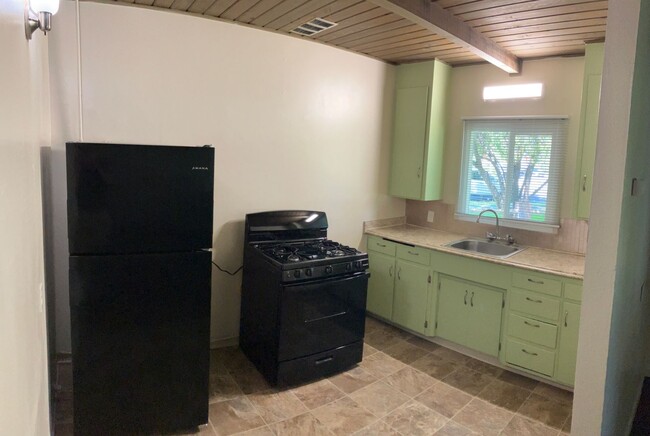 Foto del edificio - 1142 Stoddard Ave