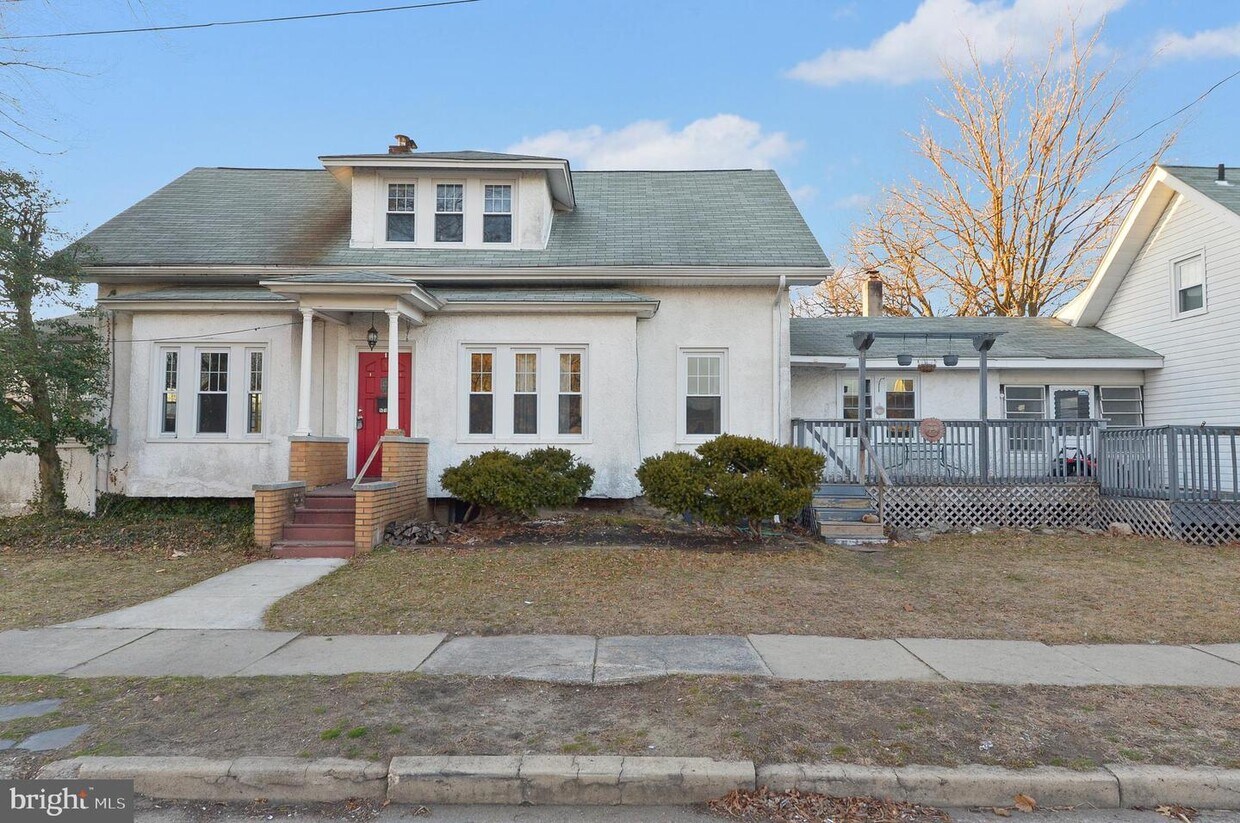 Primary Photo - 501 Summit Ave