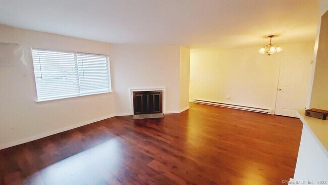 Building Photo - 75 Willow Springs