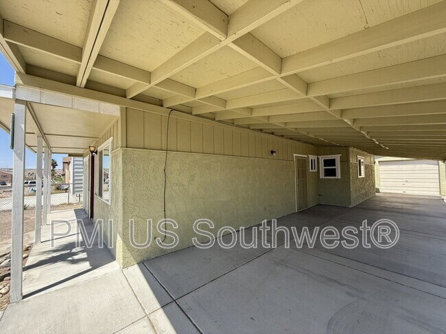 Building Photo - 1386 Lakeside Dr