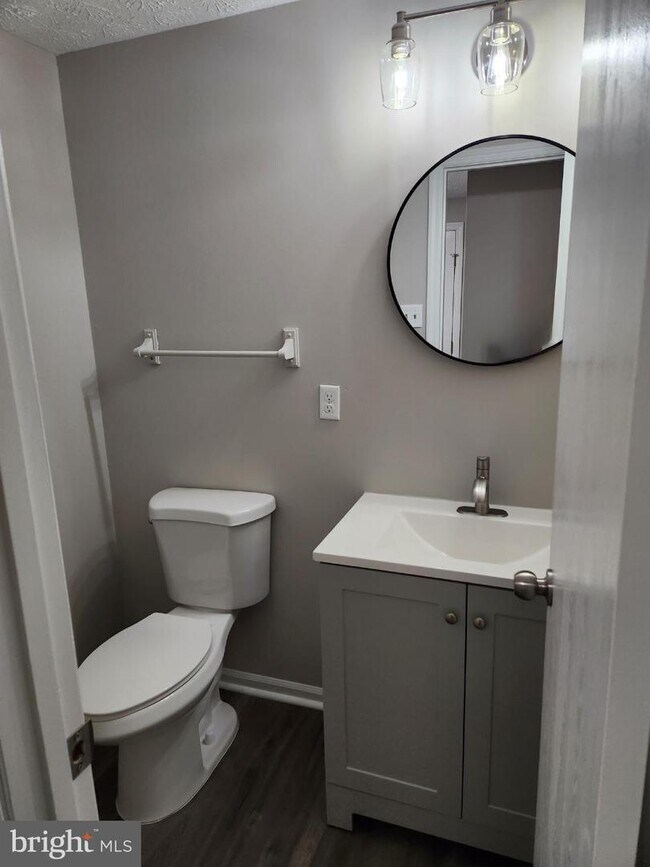 Building Photo - 9757 Red Clover Ct