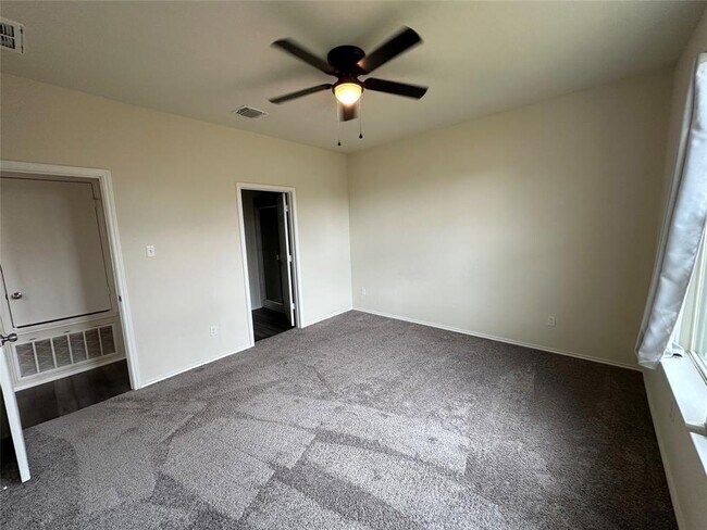 Building Photo - 249 Janelle Ln