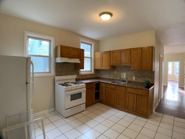 Building Photo - 526 Sanford Ave
