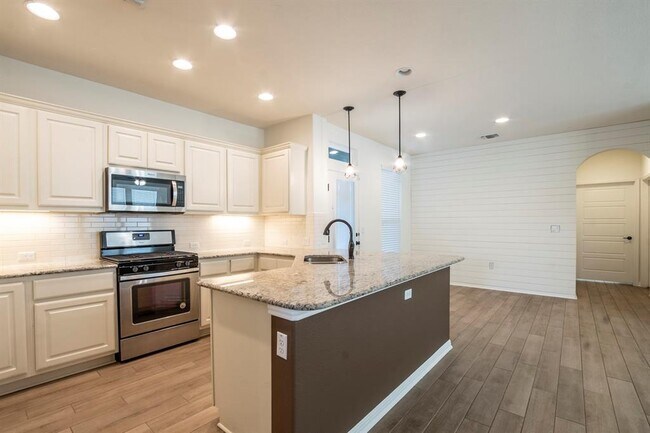 Building Photo - 8920 Cattalo Ln