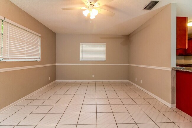 Foto del edificio - 3870 NW 103rd Ave