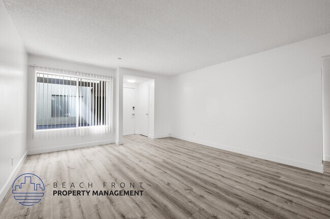Foto del edificio - 355 Coronado Ave.
