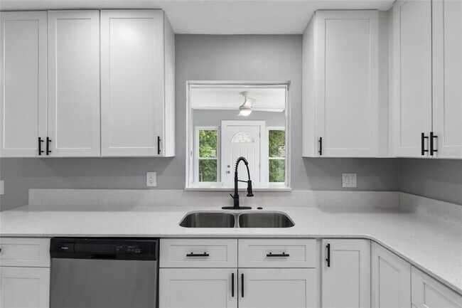 Foto del edificio - 4116 SW 20th St