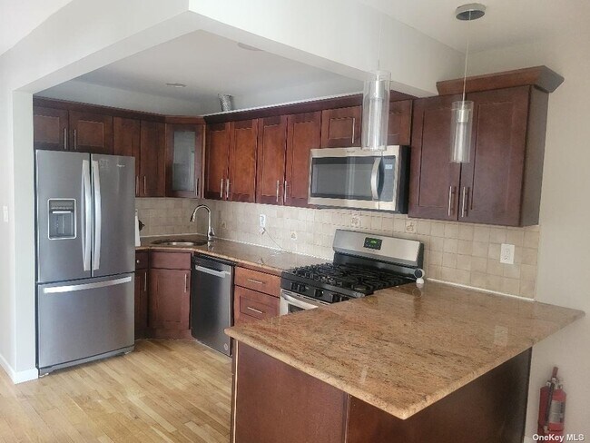 Foto del edificio - 174-18 128th Ave