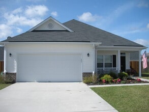 Building Photo - 185 Red Oak Dr