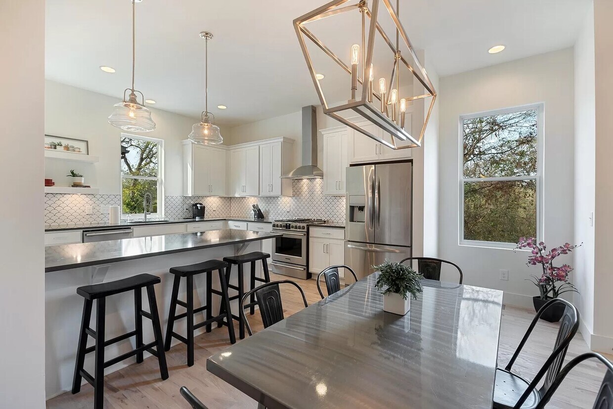 Foto principal - 643 Vernon Ave