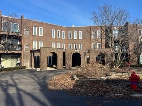 Building Photo - 1430 Sandstone Dr