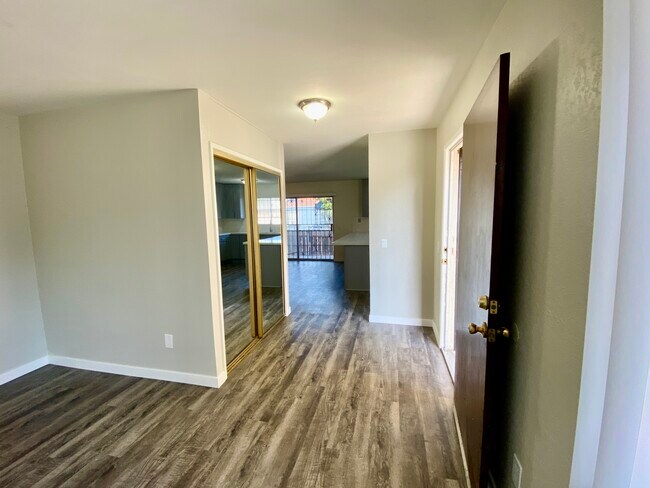 Building Photo - 3920 Thorn St