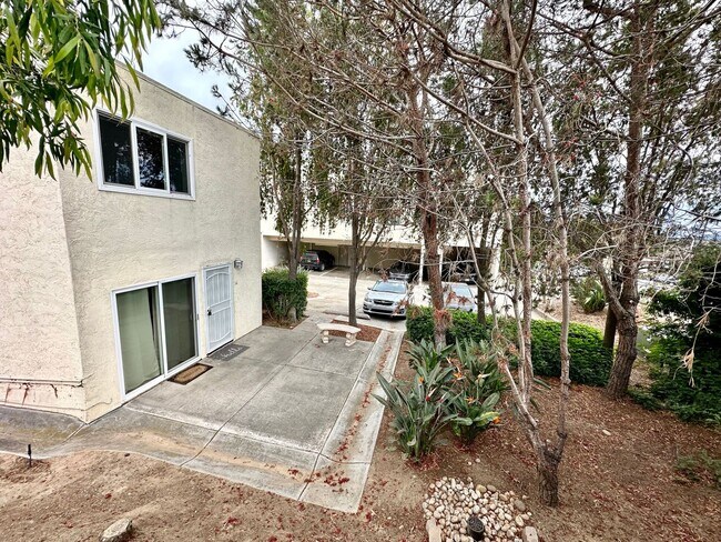 Foto del edificio - Beautiful home in Linda Vista across from USD