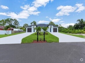 Building Photo - 4738-4740 Douglas Ln