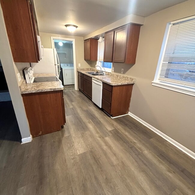 Building Photo - 5705 Potter St