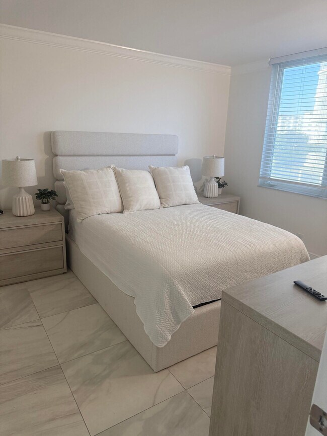 Foto del edificio - 3215 S Ocean Blvd