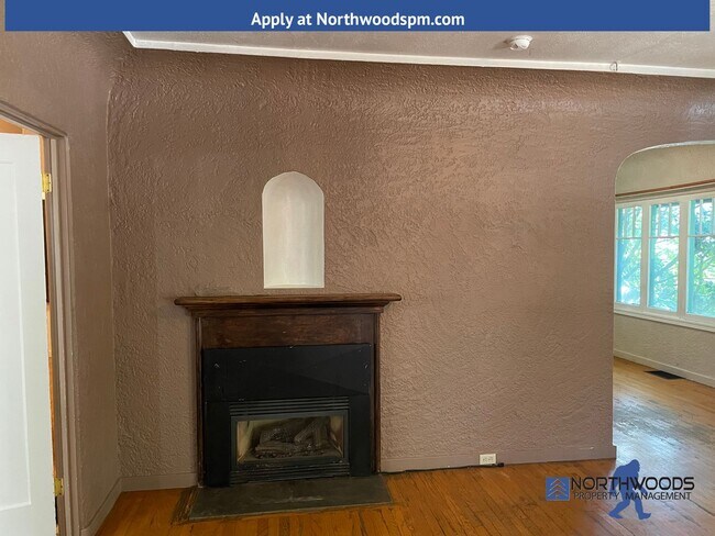 Foto del edificio - Great 2 Bedroom 1 Bath Cottage Style Home ...