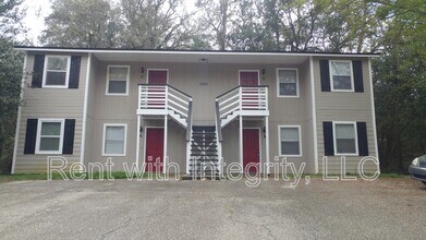 Building Photo - 2308 Sylvan Ct
