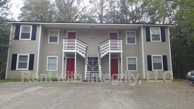 Building Photo - 2308 Sylvan Ct