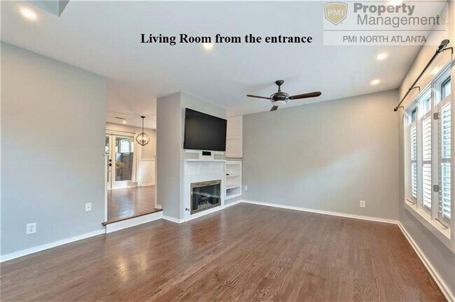 Foto del edificio - 836 St Charles Ave NE