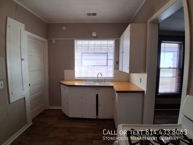 Foto del edificio - 620 E 6th St