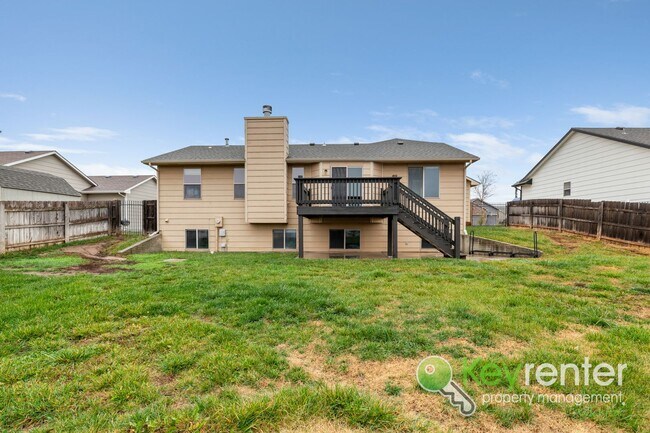 Foto del edificio - Beautiful 4 Bedroom 3 Bath | Goddard School District