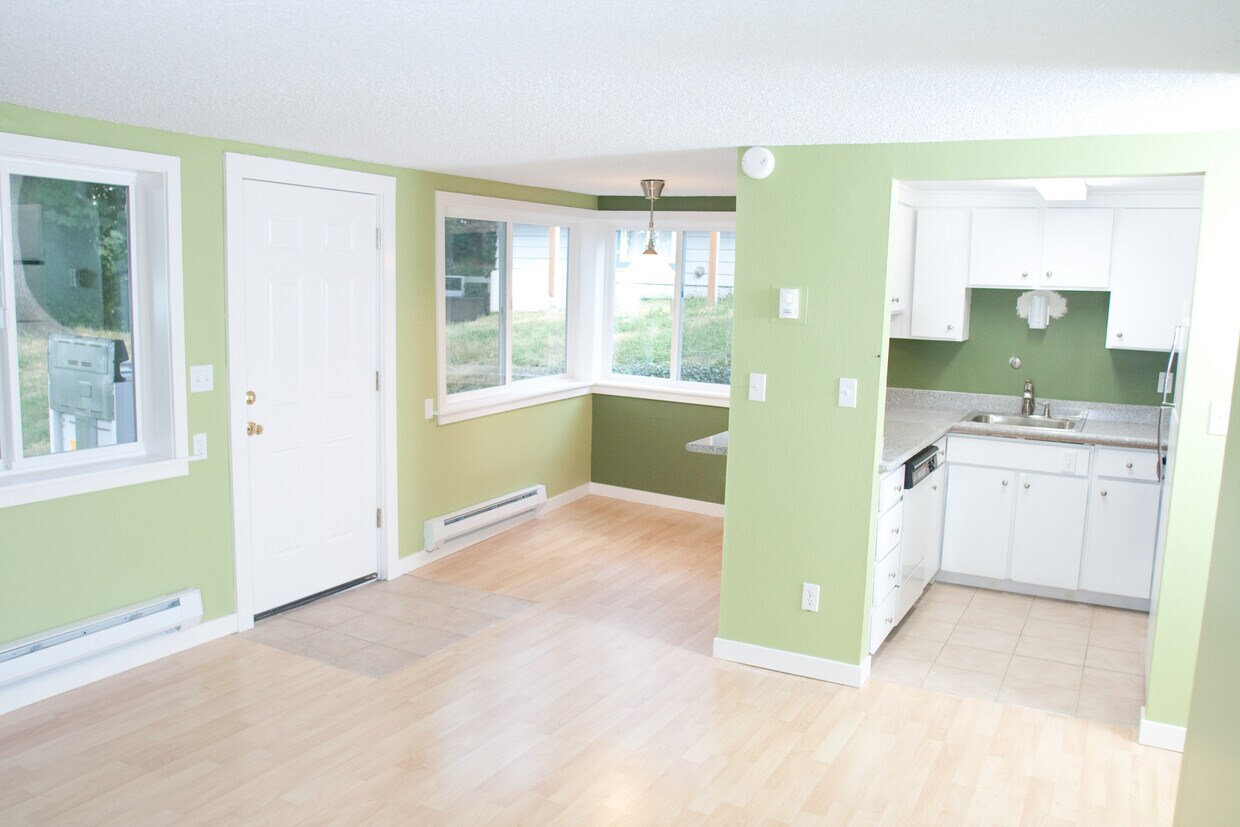 1006 W Nickerson St Unit 1, Seattle, WA 98119 Apartments in Seattle