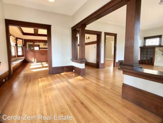 Building Photo - 3 br, 1 bath House - 1179 Regent St
