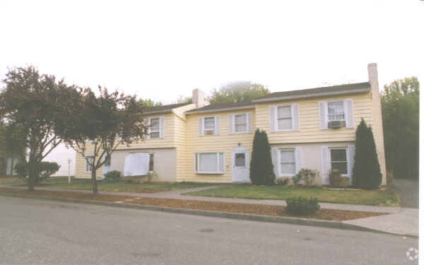 Building Photo - 7720 SW Bel Aire Dr