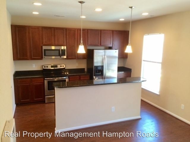 Primary Photo - 4 br, 3.5 bath House - 253 Carnelian Street
