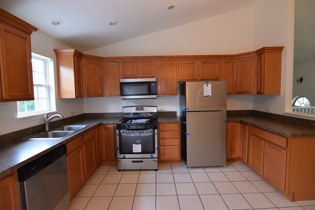 Foto del edificio - 1381 Cary Rd