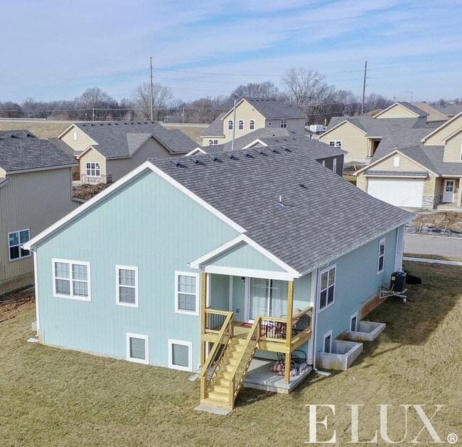 Building Photo - 5 Bedroom in Spring Hill, KS Coming Soon!!
