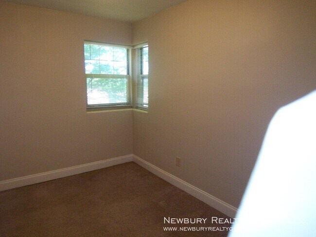 Building Photo - 301 San Juan Dr