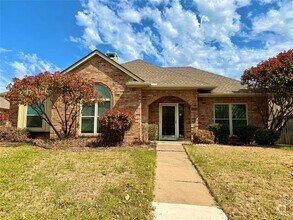 Building Photo - 4104 Juniper Ln