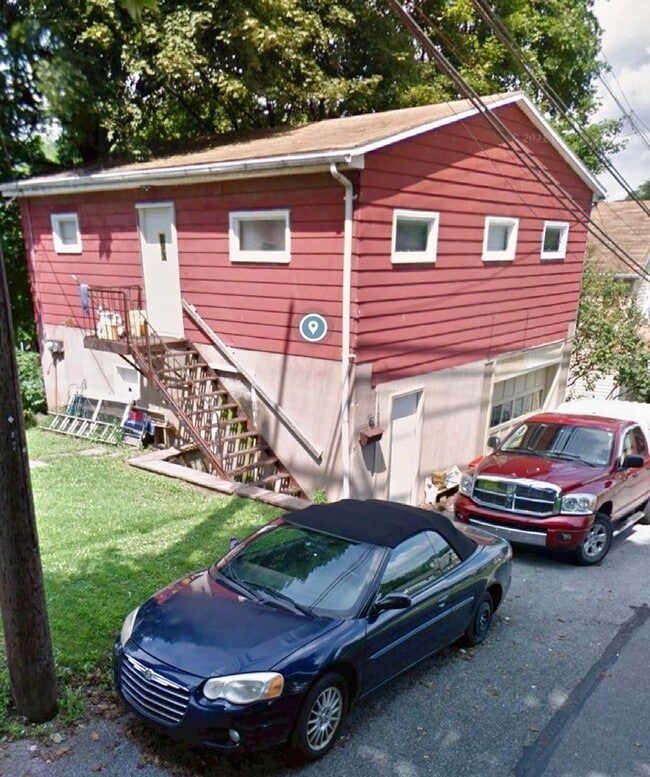 Building Photo - 103 N Ridge St