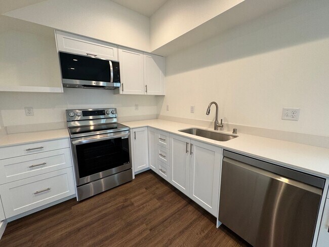 Building Photo - BH T 9520