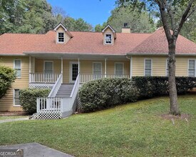 Building Photo - 345 Little Creek Dr