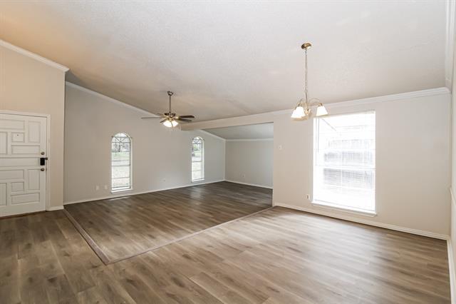 Foto del edificio - 1514 Carnation Dr