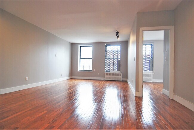 Building Photo - 135 W 116th St