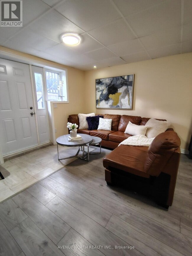 Photo du bâtiment - 339 Sugar Pine Cres