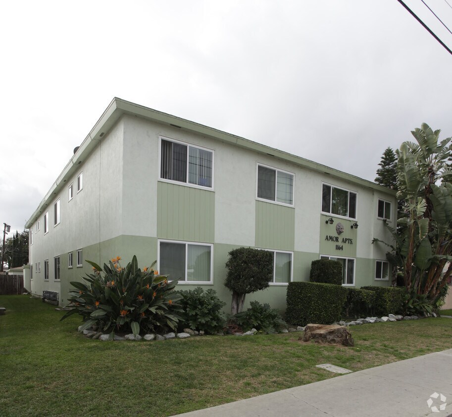 Building Photo - 1164 W Valencia Dr